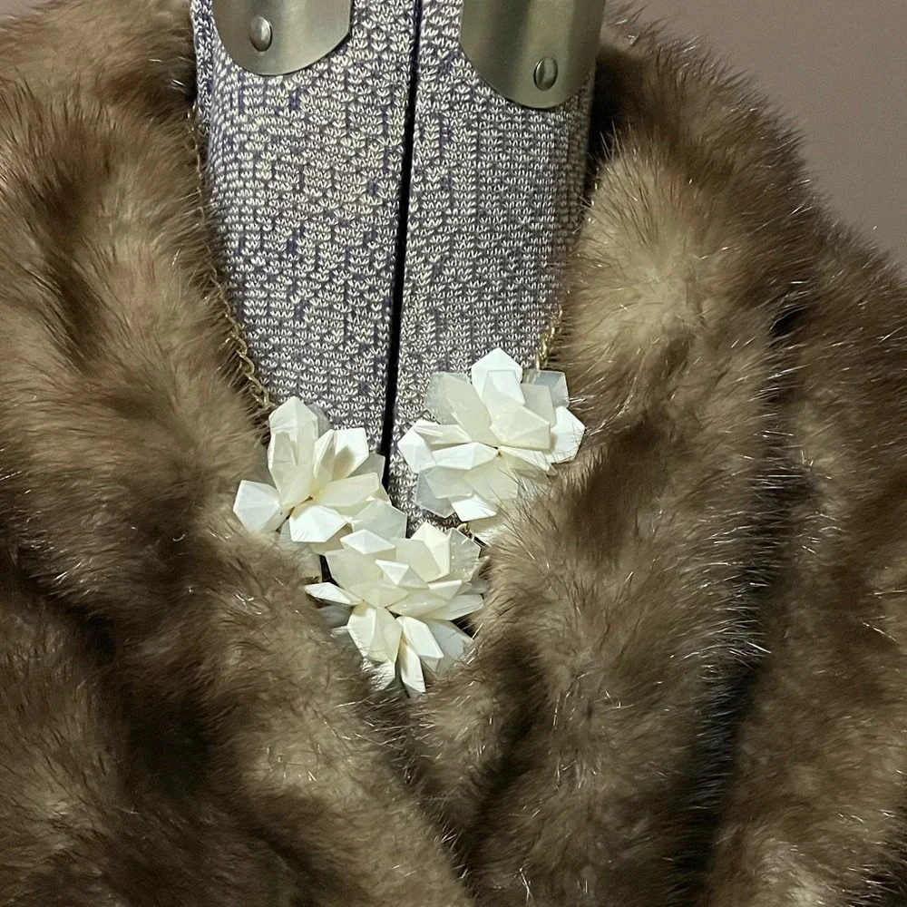 Necklace - Picture 1 of 3